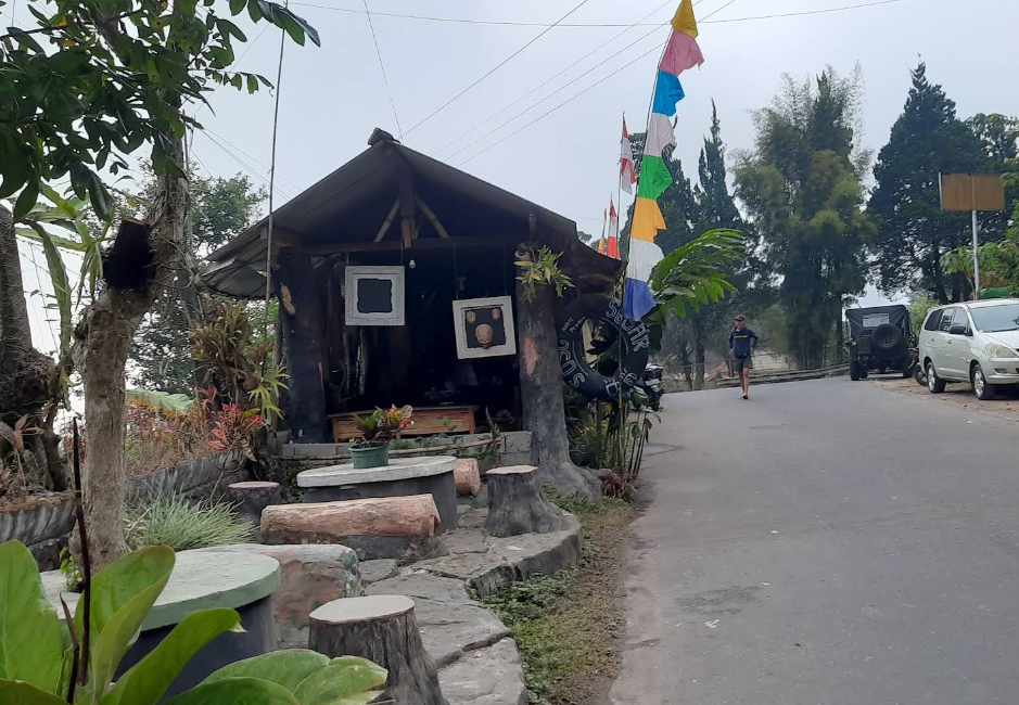 Warung sekitar lokasi